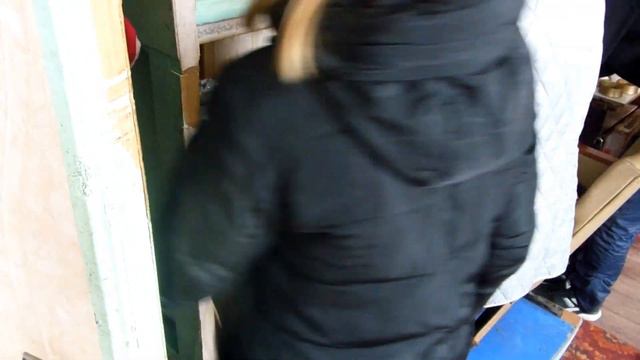 Лисичанск 18.03.2022 Гуманитарная помощь. Большинство людей очень довольны, выданной помощью.