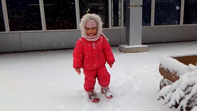 Снег на ул. Янгеля. Днепр. 03.12.16 смотреть онлайн