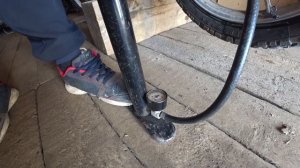 Как исправить кривую или не севшую на диск покрышку на мопеде Альфа, Дельта или Венто