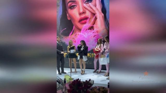 Ольга Серябкина на Прорыв года VitHouse 2022 премия Moda Topical в номинации песня года смотреть онлайн