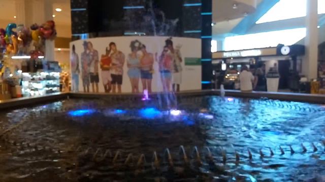 Фонтан в ТЦ "Шоколад" смотреть онлайн