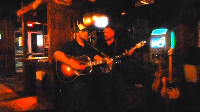 "Love's Gonna Live Here Again." Jason Boggs & Larry Beem. Des Moines, Iowa, U.S.A. смотреть онлайн