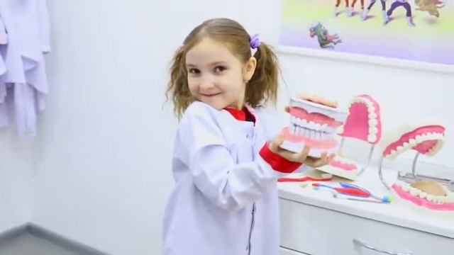 Learn professions with Smile Toys Review in Indoor playground for kids смотреть онлайн