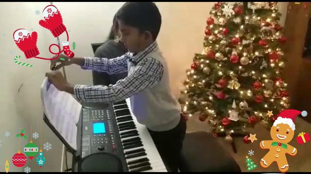 Christmas Songs Medley 2020 Keyboard - Hark the Herald - Oh Come All Ye Faithful - Joy to the World смотреть онлайн