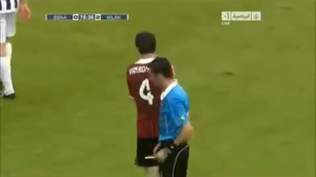 Mark Van Bommel - Funny Foul смотреть онлайн