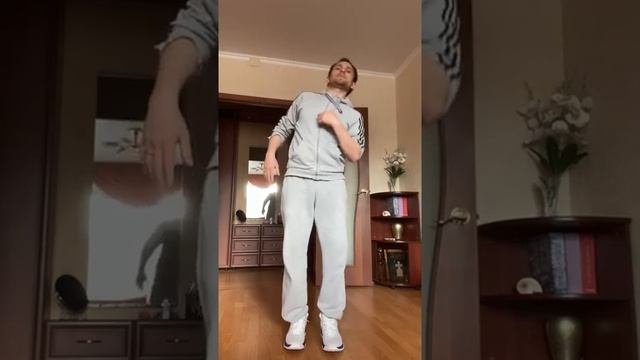 Хореография Кирилл Катанов занятие первое.mp4