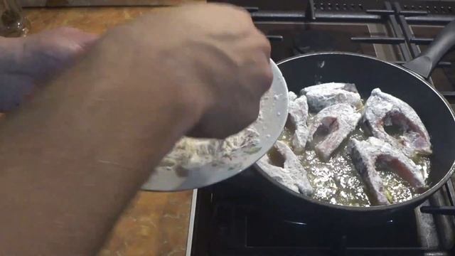 ❗КАРП Жареный - пальчики оближешь. МУЖ ГОТОВИТ! смотреть онлайн