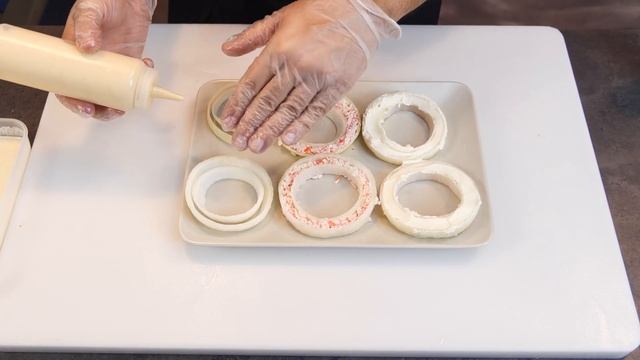 РЕЦЕПТ ЗАКУСКИ ЛУКОВЫЕ КОЛЬЦА СО ВКУСОМ РОЛЛОВ!!! ПРИГОТОВИЛИ ДОМА!!! ДЕШЕВЫЙ РЕЦЕПТ!!! смотреть онлайн