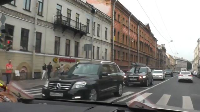 Как Правильно Управлять Автомобилем В Большом Городе.