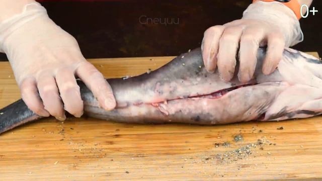 Клариевый сом, запеченный в духовке со сметаной смотреть онлайн