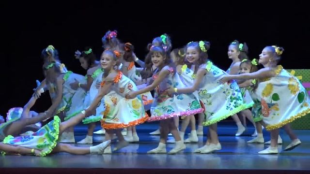 Dace Studio Mandarin, танец самых маленьких 