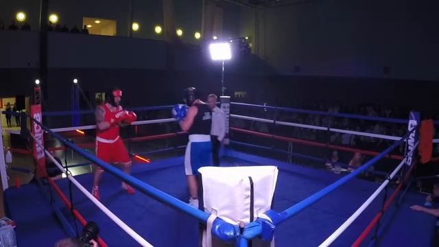 Ultra White Collar Boxing | Basildon | Dale Harris VS Ryan Barnett смотреть онлайн