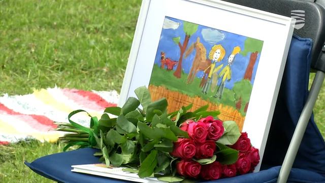 В зоопарке наградили авторов популярной у детей книги смотреть онлайн