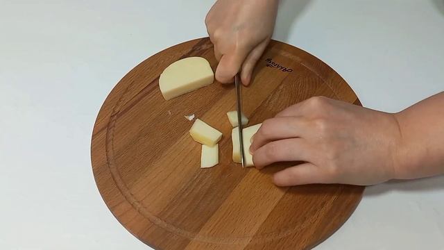 ПИЦЦА ОЧЕНЬ ВКУСНО И ЛЕГКО ! ГОТОВЛЮ СВОИМ ДОМАШНИМ ОЧЕНЬ ЧАСТО. смотреть онлайн