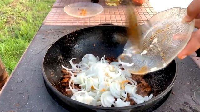 Нежные и мягкие КУРИНЫЕ ЖЕЛУДКИ в казане на костре ENG SUB смотреть онлайн