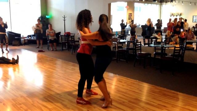 La Alemana's Bachata Partnerwork Class at the Columbus Summer Salsa/Bachata Weekend смотреть онлайн