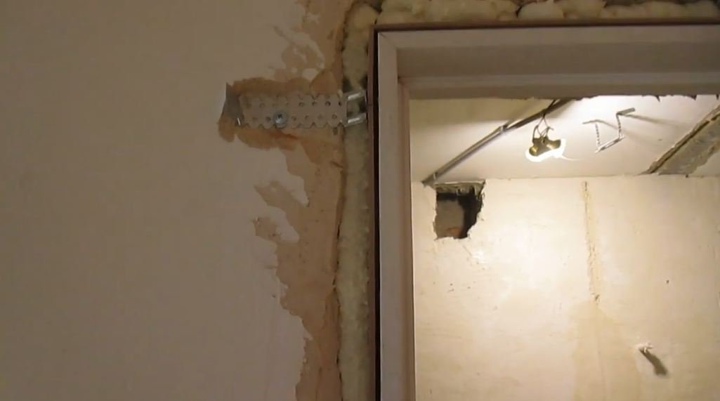 Дверные коробки, установленные на подвесы смотреть онлайн