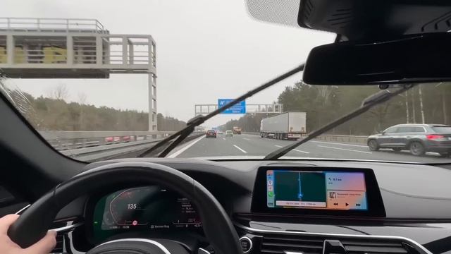 BMW 520d xDrive против BMW 540i xDrive. Пригнал два седана G30 из Германии. смотреть онлайн