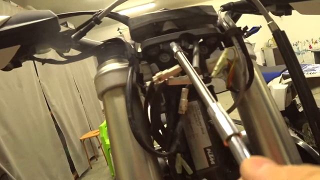 ошибка r04 на приборке KTM от 2017 года смотреть онлайн