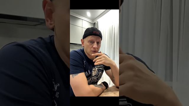Razvedos объясняет причины бана / Разведос диктатор в своём профиле, может забанить любого 😀