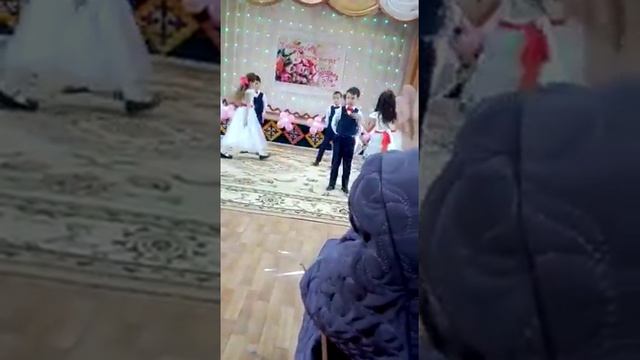 Моя Принцесса танцует Белый танец??08.03.19г. смотреть онлайн