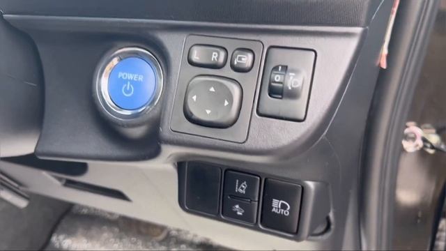 Toyota Aqua Hybrid S Style Black смотреть онлайн