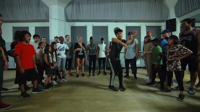 Kenneth Paul San Jose "Down" смотреть онлайн