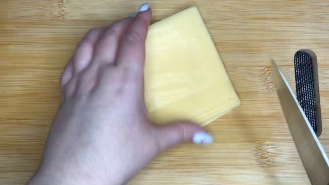 Пикантный и нежный салат, с копченой курицей и оливками смотреть онлайн