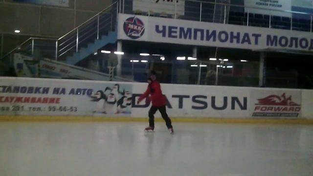 Катание на коньках. На самом деле я катаюсь намного быстрее. :D смотреть онлайн