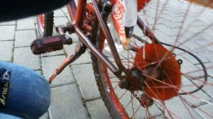 Делаем мопед из велосипеда с помощью бутылки