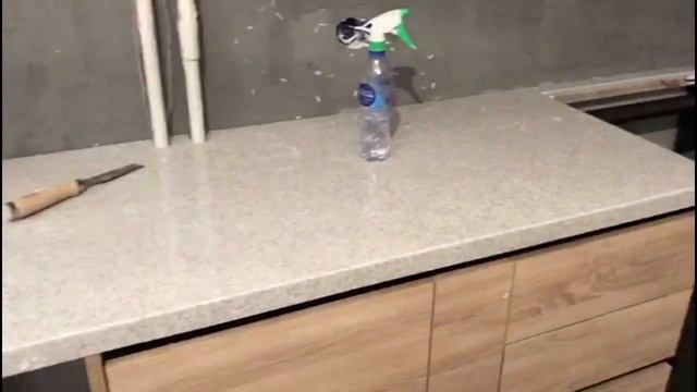 Установка столешницы переходящей в подоконник и острова из камня смотреть онлайн
