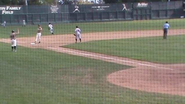 Baseball 3 Umpire Mechanics - FlyBallCoveragePULeftFieldLine.mov смотреть онлайн