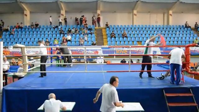 Красивые бои Нарека Захаряна и других наших боксеров в чемпионате Армении по бокас среди кадетов смотреть онлайн