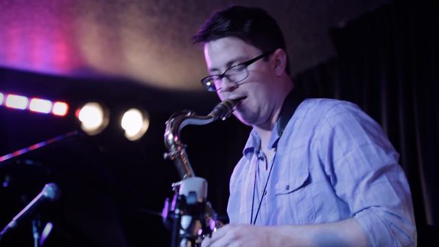 Jonathan Rowden Group - "Snowing In Paradise" - Live At Vitello's Upstairs Studio City смотреть онлайн
