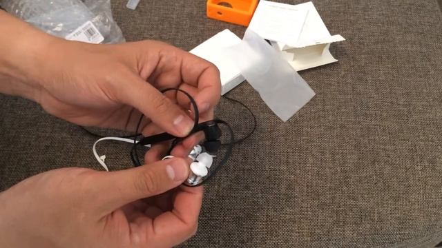 Распаковка наушников xiaomi piston и чехла на экшн камеру от Xiaomi с алиэкспресс смотреть онлайн