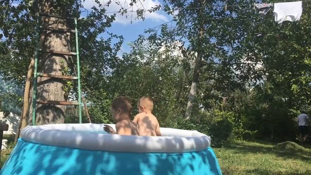 Надувной бассейн смотреть онлайн