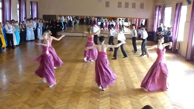 Киевский Вальс 2010 СЗШ№146 смотреть онлайн