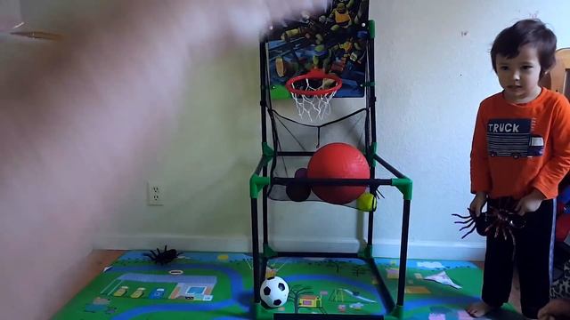 Learn Colors with Sport Ball Toy for Children - Toddlers Learning and Playing Activity Ball-Pit Sho смотреть онлайн
