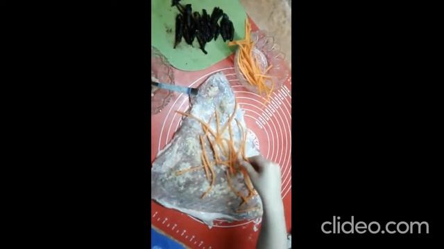 Вкуснейший мясной рулет с морковкой и черносливом не оставит Вас равнодушными. смотреть онлайн