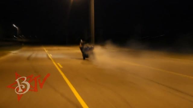 Motorcycle STUNTS Street Bike WHEELIES + DRIFTING + STOPPIE Kawasaki Ninja ZX6R Stunt Bike TRICKS смотреть онлайн
