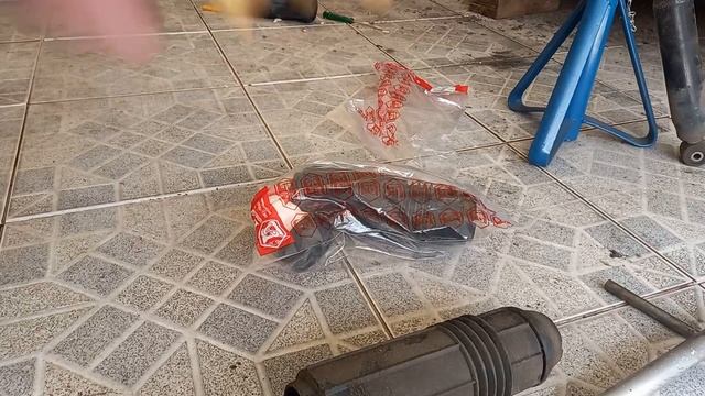 Barulho Suspensão - Troca do Batente do Kit Amortecedor Traseiro - Fiat Siena HLX 1.8 смотреть онлайн