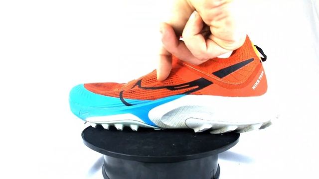 Présentation & Test des Nike Terra Kiger 8 ➡ Nerveuses, Accrocheuses & Confortables! смотреть онлайн