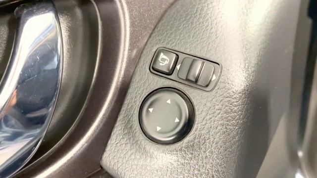 Nissan X-Trail смотреть онлайн