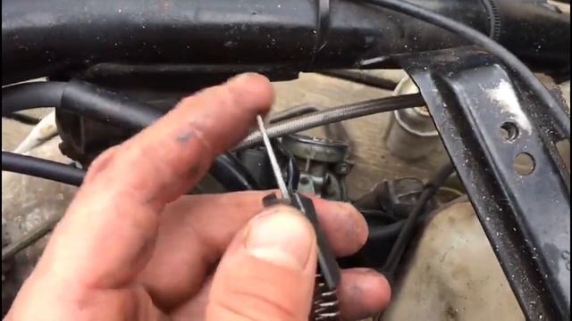 Yamaha Aerox - How to Remove and Replace Throttle Cable Rev Cable Replace смотреть онлайн