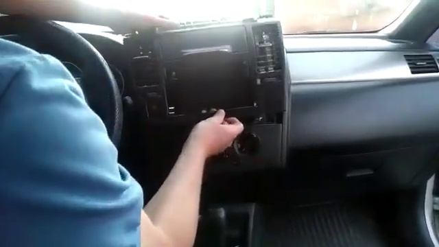 Quitar estereo de nissan Tiida смотреть онлайн