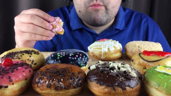 ASMR DUNKIN DONUTS EATING (Eating Sounds) Mukbang *NO TALKING*