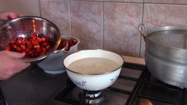 КЛУБНИЧНЫЙ компот на зиму без стерилизации и всегда стоит до следующего сезона! смотреть онлайн