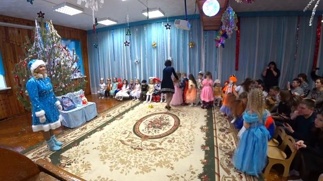 Садик новогодние частушки смотреть онлайн