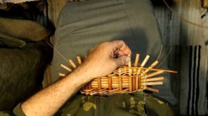 2) Плетение донышка овальной грибной корзины из лозы,  ивового прута