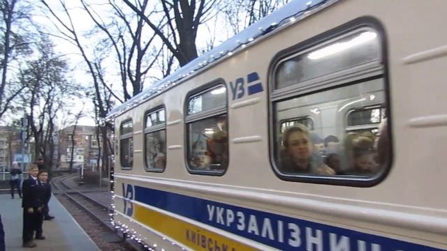 Киевская детская железная дорога. Открытия зимнего сезона движения поездов. смотреть онлайн
